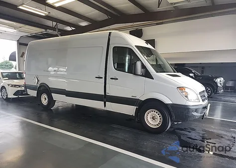 2011 Mercedes-Benz Sprinter 2500 High Roof из США, поврежденный, VIN WD3PE8CB0B5587487